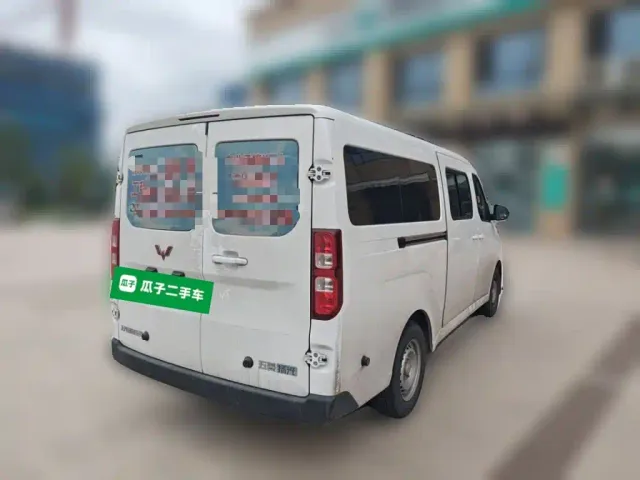 Wuling Yangguang — Фото автомобиля 4
