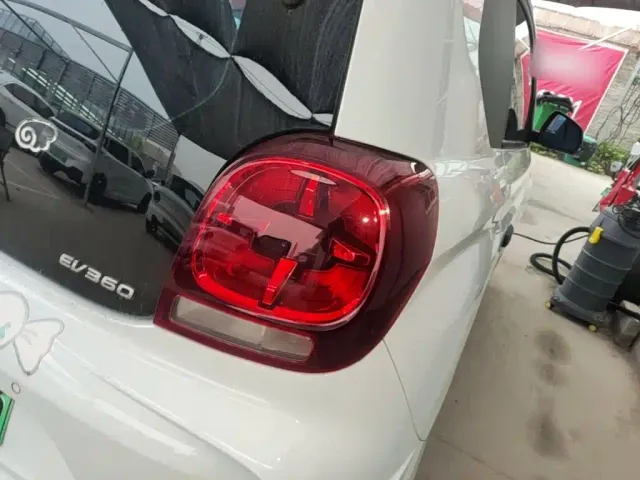 Roewe Clever — Фото автомобиля 7