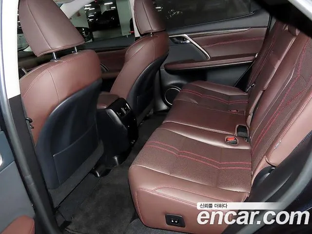 Lexus RX — Фото автомобиля 10