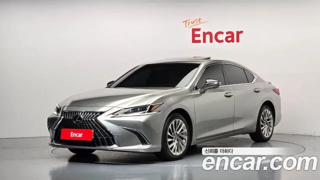 Фотография автомобиля — Lexus ES 7th Gen