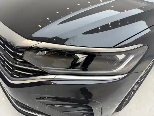 Volkswagen Passat — Фото автомобиля 15