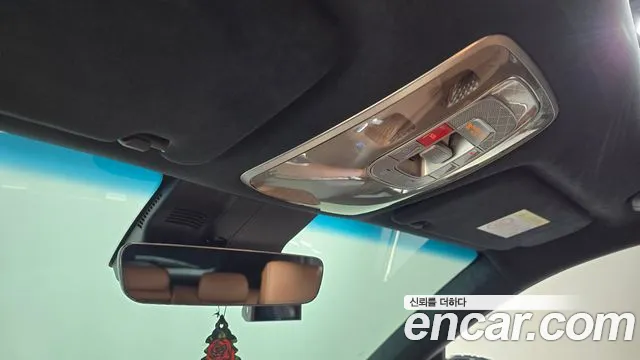 Genesis GV70 — Фото автомобиля 24