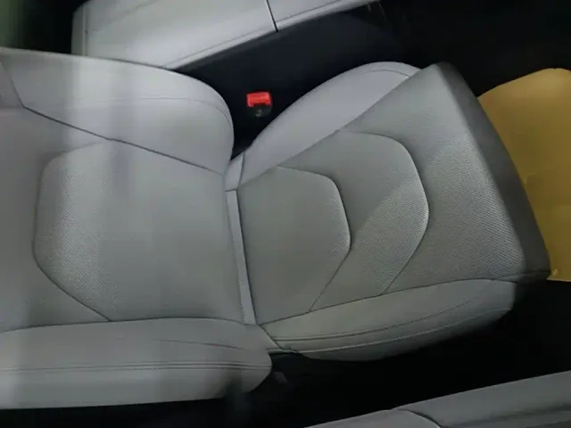 Xiaomi SU7 — Фото автомобиля 24