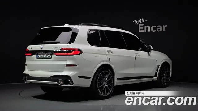 BMW X7 — Фото автомобиля 2