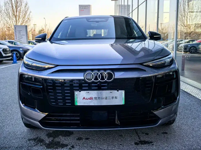 Audi Q6L e-tron — Фото автомобиля 2