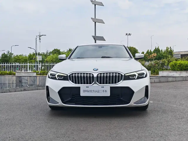 BMW 3 Series — Фото автомобиля 2