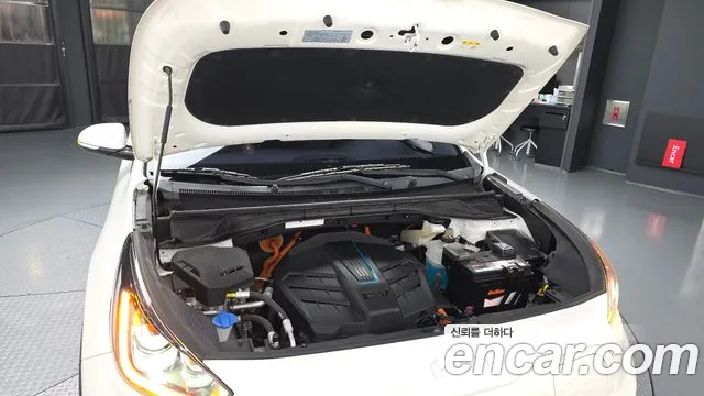 Kia Niro — Фото автомобиля 9