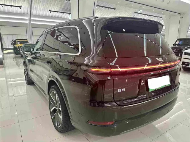Li Auto L9 — Фото автомобиля 17