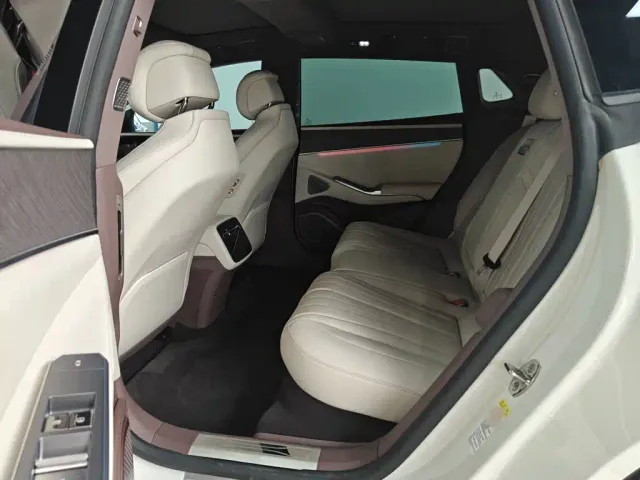 Denza Z9GT — Фото автомобиля 13