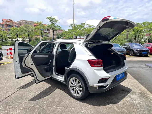 Volkswagen T-Roc — Фото автомобиля 22