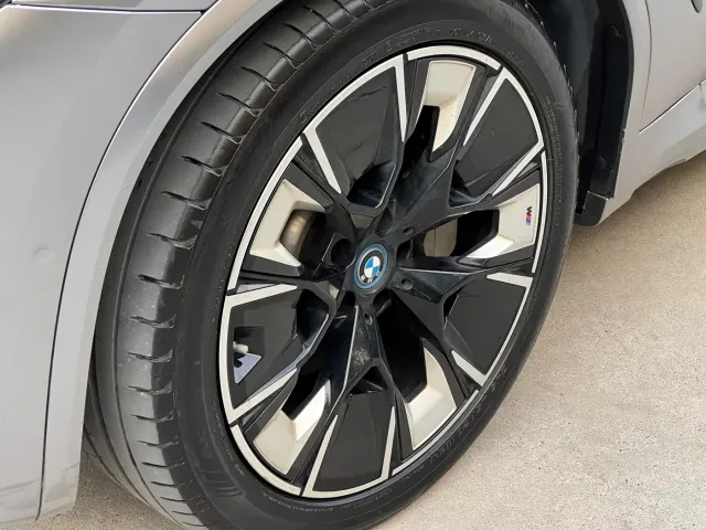 BMW iX3 — Фото автомобиля 10