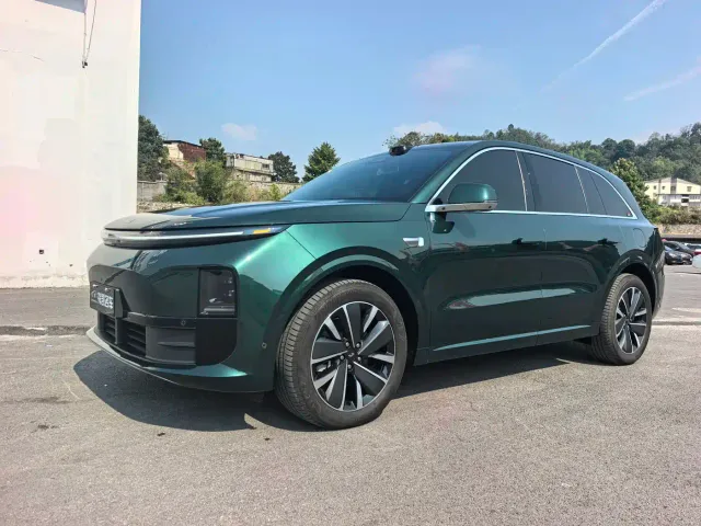 Фотография автомобиля — Li Auto L6