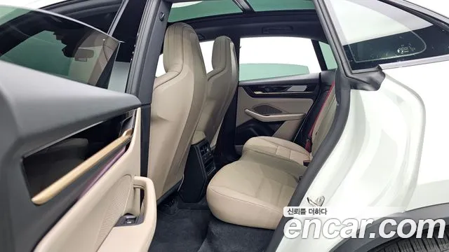 Porsche Macan — Фото автомобиля 18