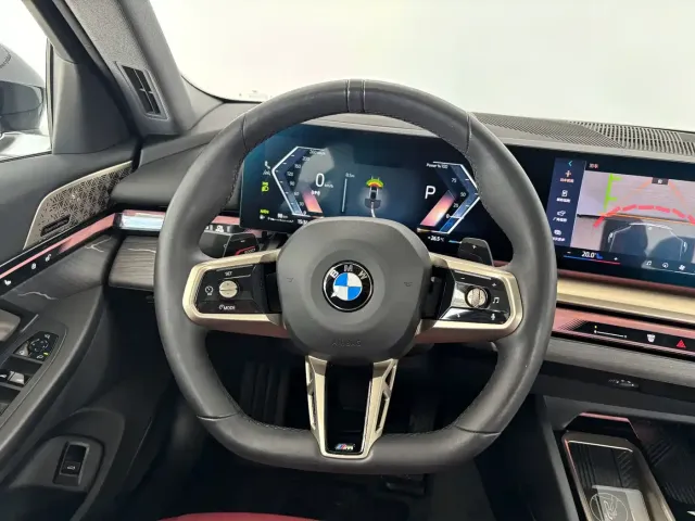 BMW BMW 5 Series 2025 530Li Premium M Sport Package — Фото автомобиля 16