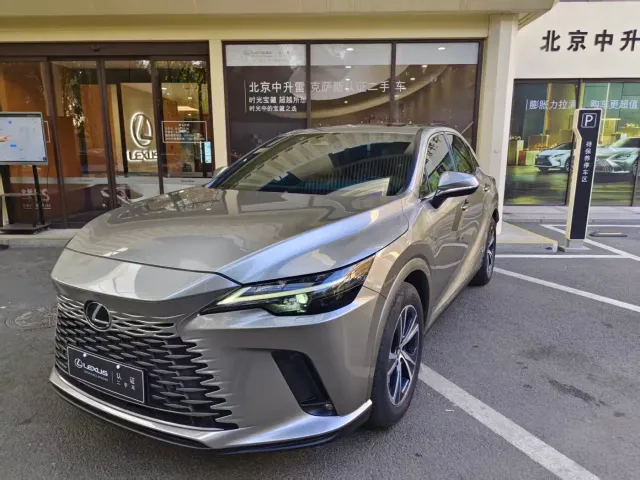 Фотография автомобиля — Lexus RX