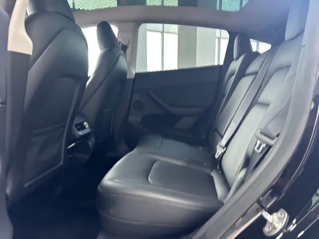 Tesla Model Y — Фото автомобиля 7