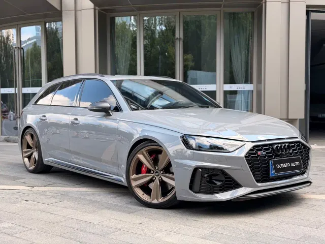Audi RS 4 — Фото автомобиля 6