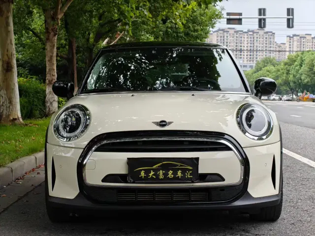 MINI MINI 2022 1.5T COOPER Artist — Фото автомобиля 2