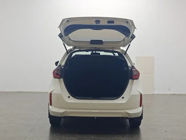 Honda Fit — Фото автомобиля 12