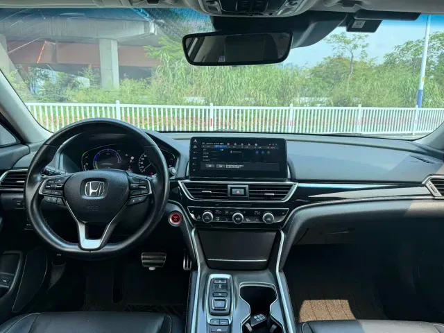 Honda Accord — Фото автомобиля 5