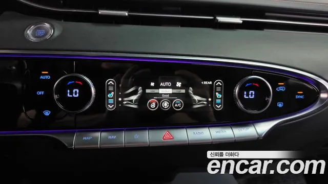 Genesis GV70 — Фото автомобиля 30