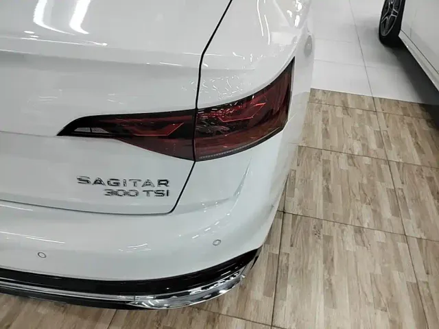 Volkswagen Sagitar — Фото автомобиля 7