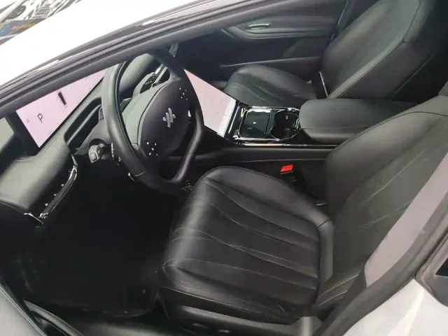 IM Motors L7 — Фото автомобиля 14