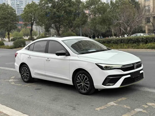Roewe i5 — Фото автомобиля 4