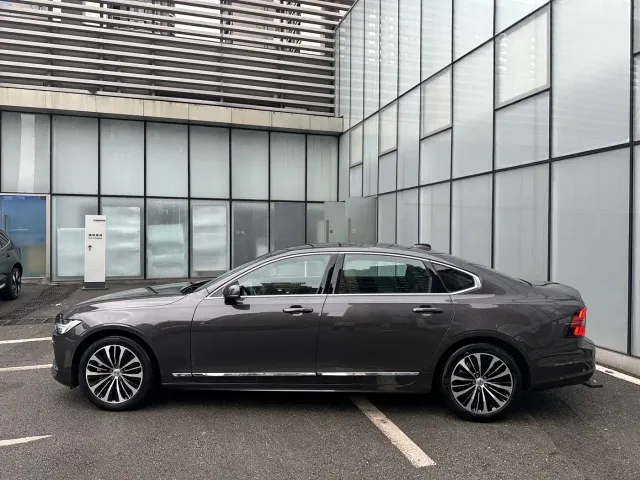 Volvo S90 — Фото автомобиля 5