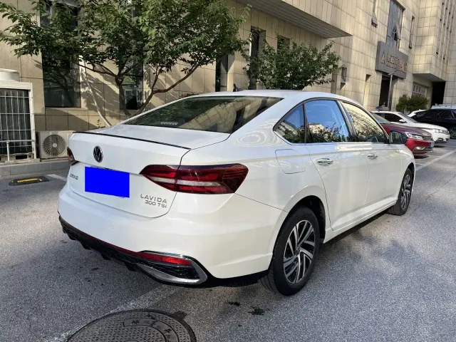 Volkswagen Lavida — Фото автомобиля 6