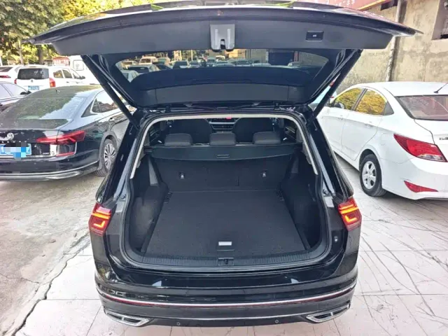 Volkswagen Tiguan L — Фото автомобиля 18