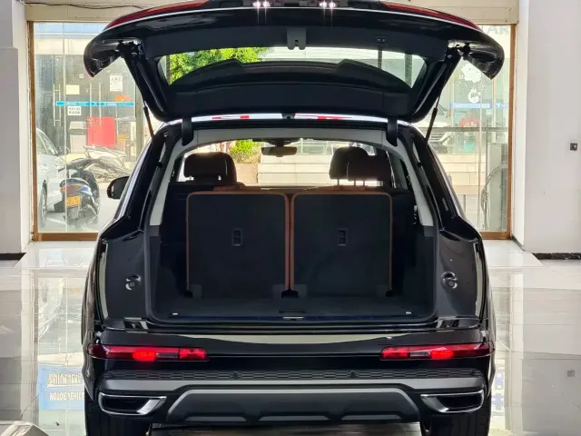 Audi Q7 — Фото автомобиля 22