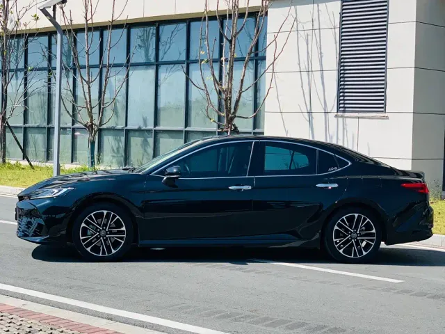 Toyota Camry — Фото автомобиля 5