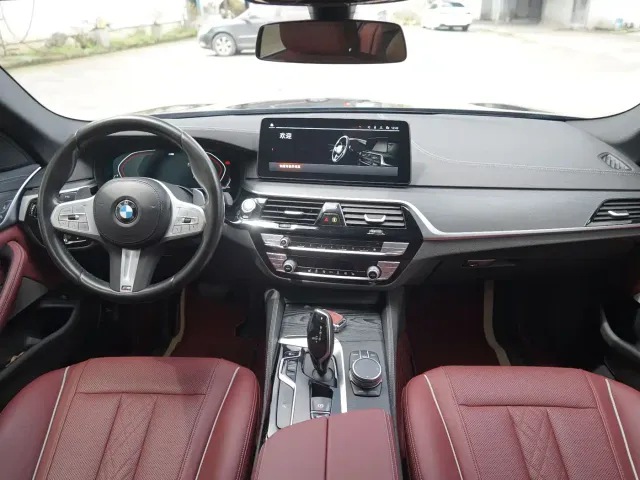 BMW 5 Series — Фото автомобиля 5