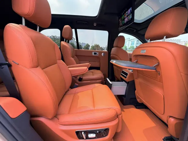 Li Auto L9 — Фото автомобиля 16