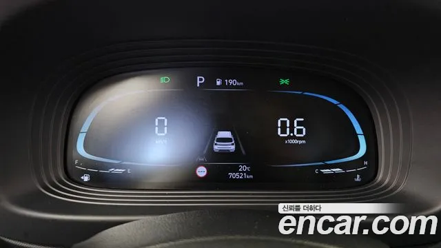 Hyundai Venue — Фото автомобиля 8