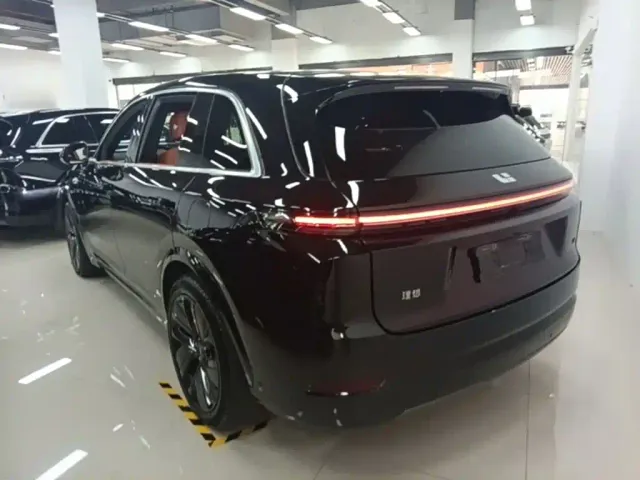 Li Auto L7 — Фото автомобиля 4
