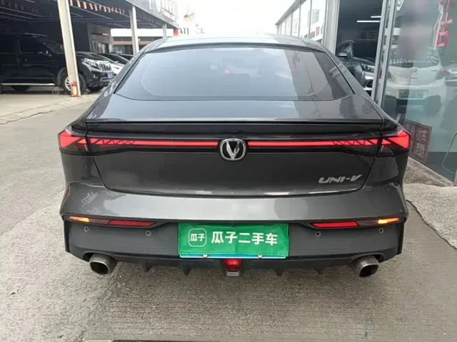 Changan UNI-V — Фото автомобиля 5
