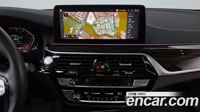 BMW 5-Series — Фото автомобиля 14