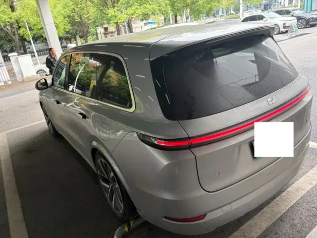 Li Auto L9 — Фото автомобиля 9