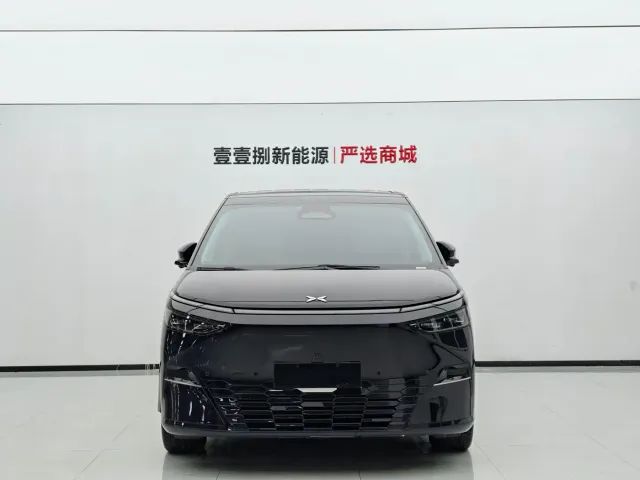Xpeng X9 — Фото автомобиля 2