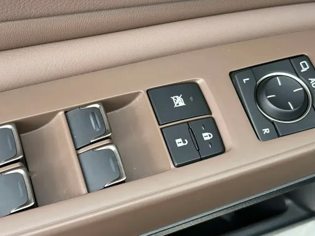 Lexus Lexus ES 2025 200 Ultimate Edition — Фото автомобиля 30