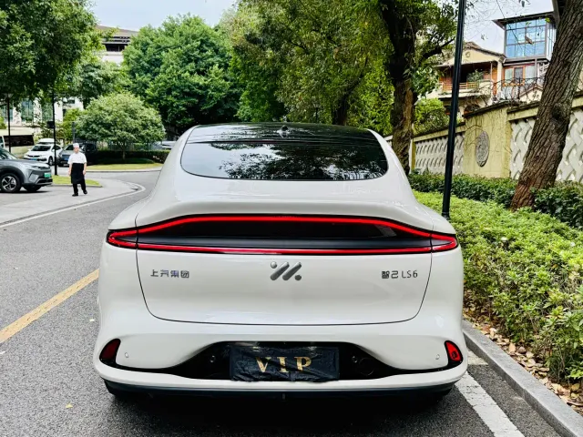 IM Motors LS6 — Фото автомобиля 6