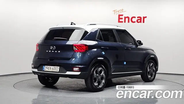 Hyundai Venue — Фото автомобиля 2