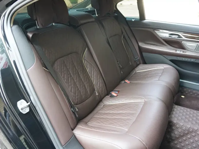 BMW 7 Series — Фото автомобиля 19