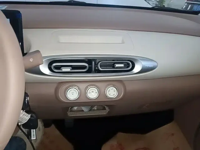 Wuling Hongguang Mini EV — Фото автомобиля 12