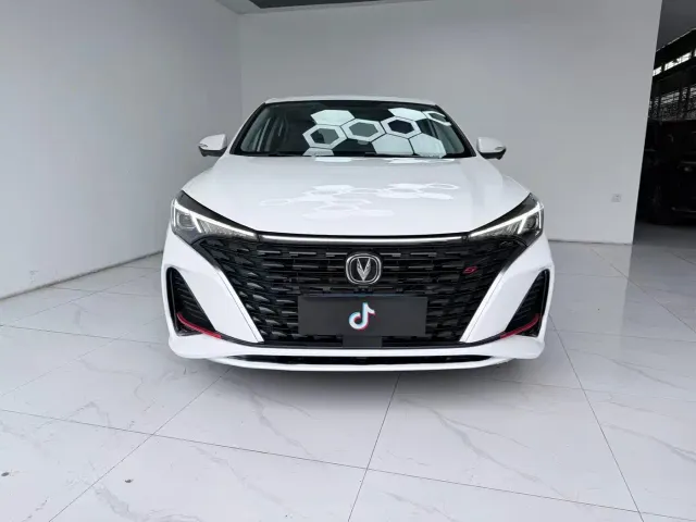 Changan Eado — Фото автомобиля 2