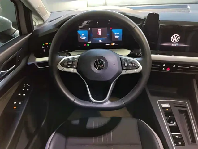 Volkswagen Golf — Фото автомобиля 10