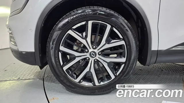 Renault-KoreaSamsung QM6 Новый QM6 2.0 LPe RE Signature 2WD — Фото автомобиля 3