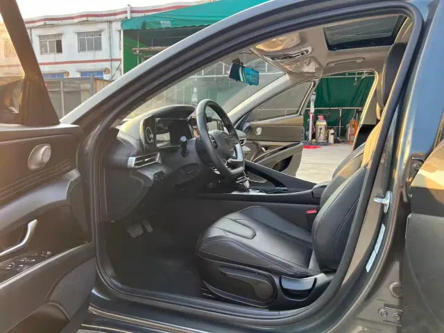 Hyundai Elantra — Фото автомобиля 4